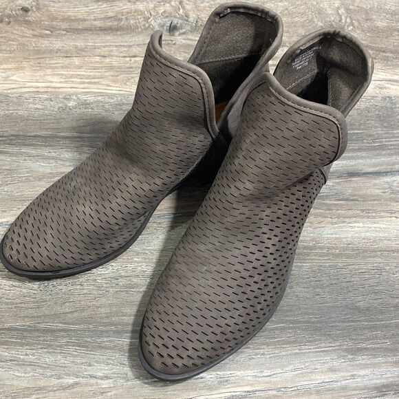 Merona • GRAY Perforated Cut Out Ankle Boots - Picture 7 of 10